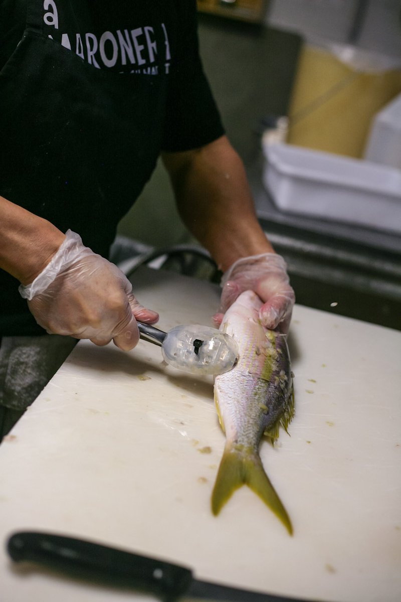 ConcernedCook's tweet image. Fresh seafood preparation at one of Miami's local gems, @LaCamaronera. #BehindtheScenes