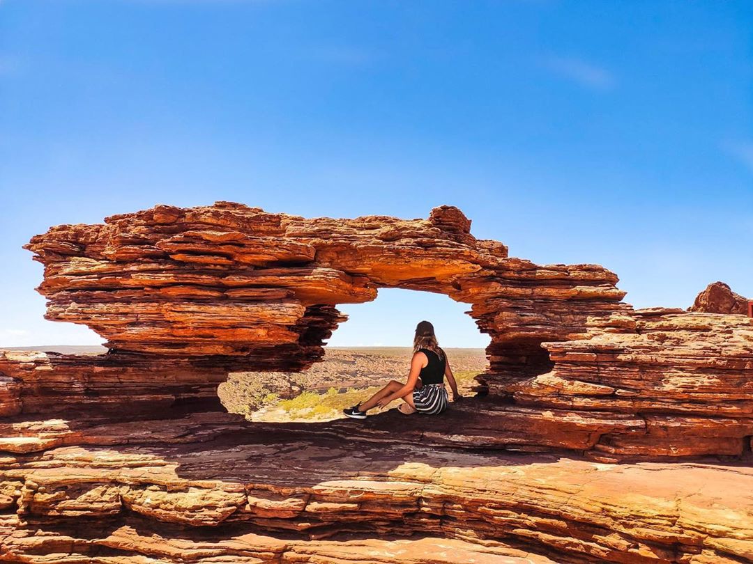 👁️ Take a look at the world through #NaturesWindow. 🌱 You'll find this aptly named attraction at #KalbarriNationalPark, the perfect window to <a href="/thecoralcoast/">WA's Coral Coast</a>'s incredibly dynamic scenery. (via IG/lizziehouse) #thisisWA