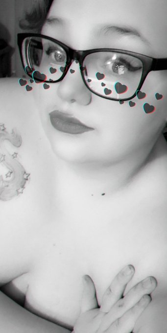 I know you fall in love with me just a little bit more every time I post https://t.co/EXTiIkNu2g