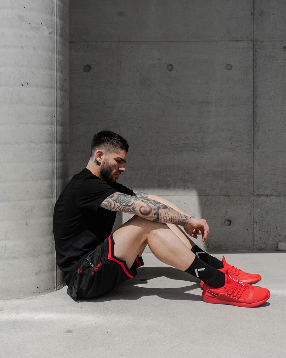 FOCUSED x LOYAL x UNSTOPPABLE 😤

Sitting here, reminding myself that I’m the leader of my own army 🔱