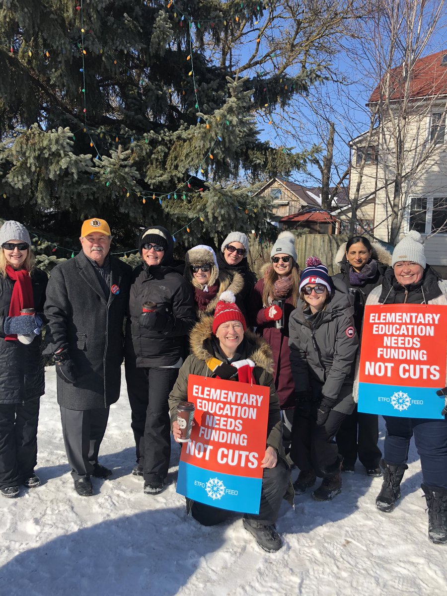 jfergusn's tweet photo. Thanks to our Trustee @StanCameron for braving the cold and showing us support    In this together @AltonPublic teachers @MsHenryOBrien @myclassalton @ETFOPeel https://t.co/ddKaRYJdUX