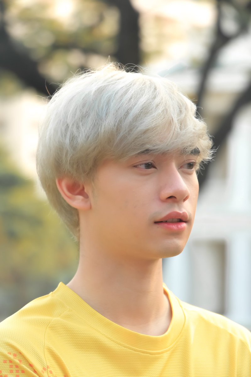 flukeeecnk's tweet photo. ตั้งแต่ถ่ายพี่ก้าวมา ยังไม่เคยกล้าสบตาเกิน3วิเลย🥺 สายตาพี่แบบดูน่ารัก ดูมีอะไรตลอดเวลา ไม่กล้ามองจริงๆ #ก้าวหน้าครับผม #CUSCIRUN2020xKaownah #cuscirun2020 https://t.co/isbDpXQOC1