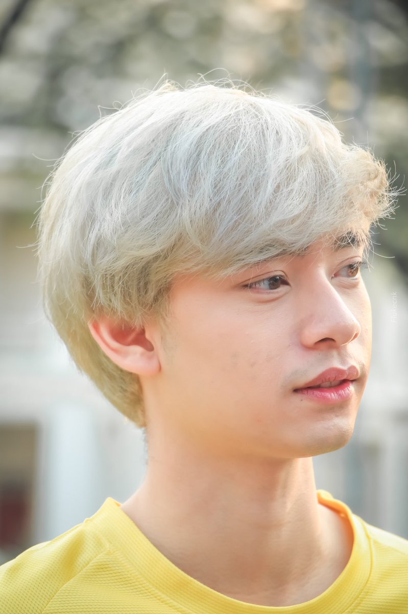 flukeeecnk's tweet photo. ตั้งแต่ถ่ายพี่ก้าวมา ยังไม่เคยกล้าสบตาเกิน3วิเลย🥺 สายตาพี่แบบดูน่ารัก ดูมีอะไรตลอดเวลา ไม่กล้ามองจริงๆ #ก้าวหน้าครับผม #CUSCIRUN2020xKaownah #cuscirun2020 https://t.co/isbDpXQOC1