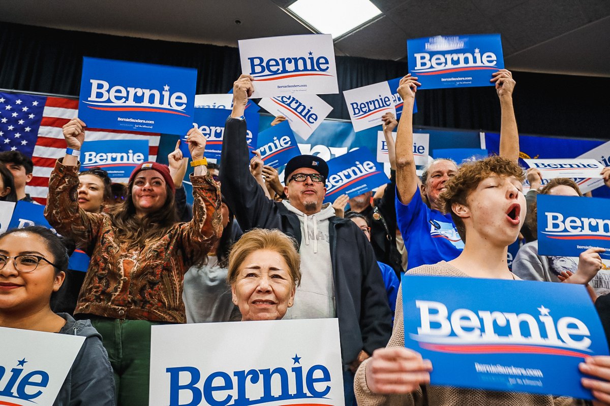 ProgressDude's tweet photo. @Alejand46050600 @KyleLovesBernie #NotMeUs #OnlyBernie #OnlyBernieSaidYes :) https://t.co/X6TazfqZhd