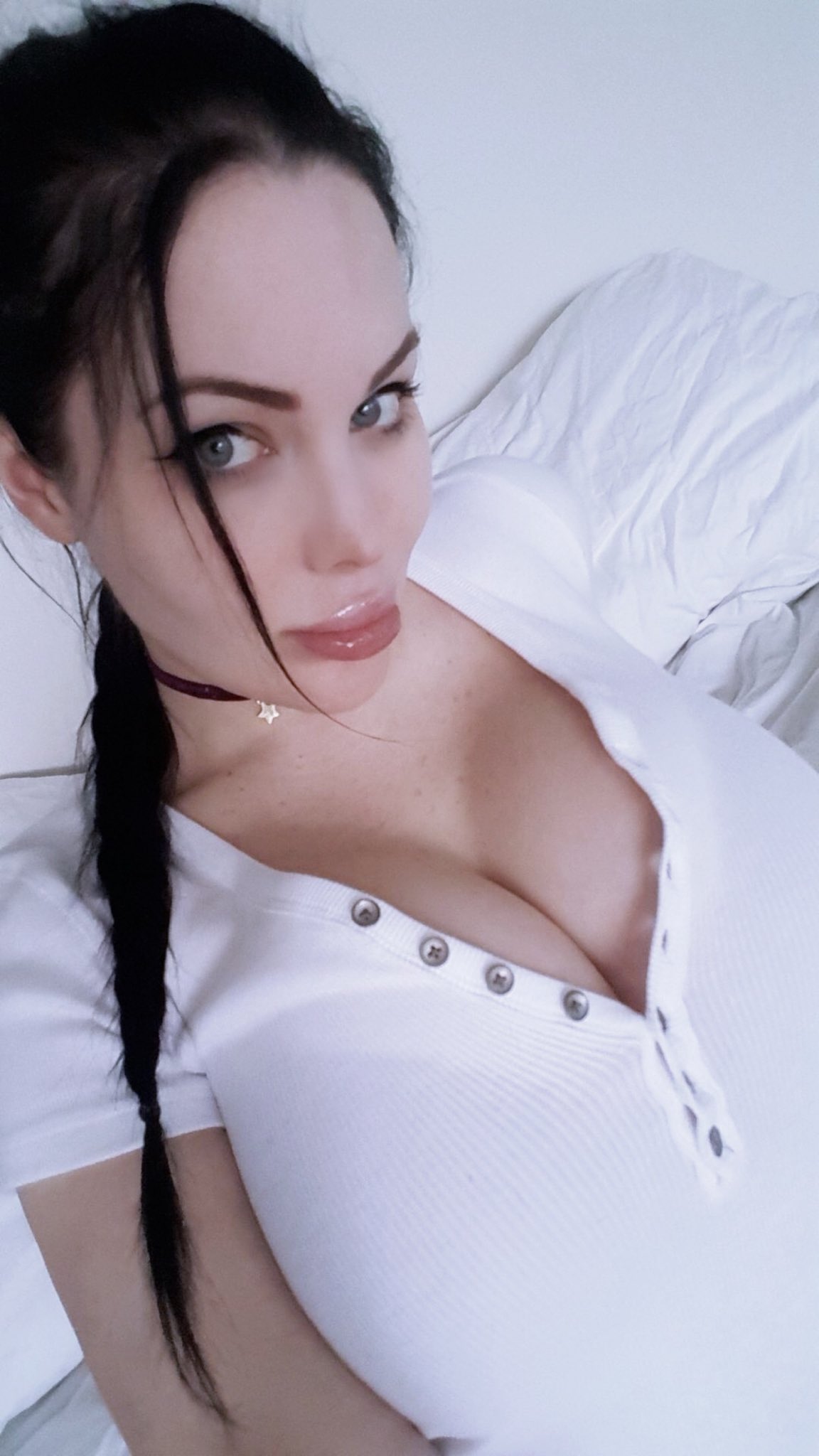 Veronika Ⓥ $3.50 sale 💕 pregnant mommy on X: Happy Monday!  t.coR3WXMYjc1L  X