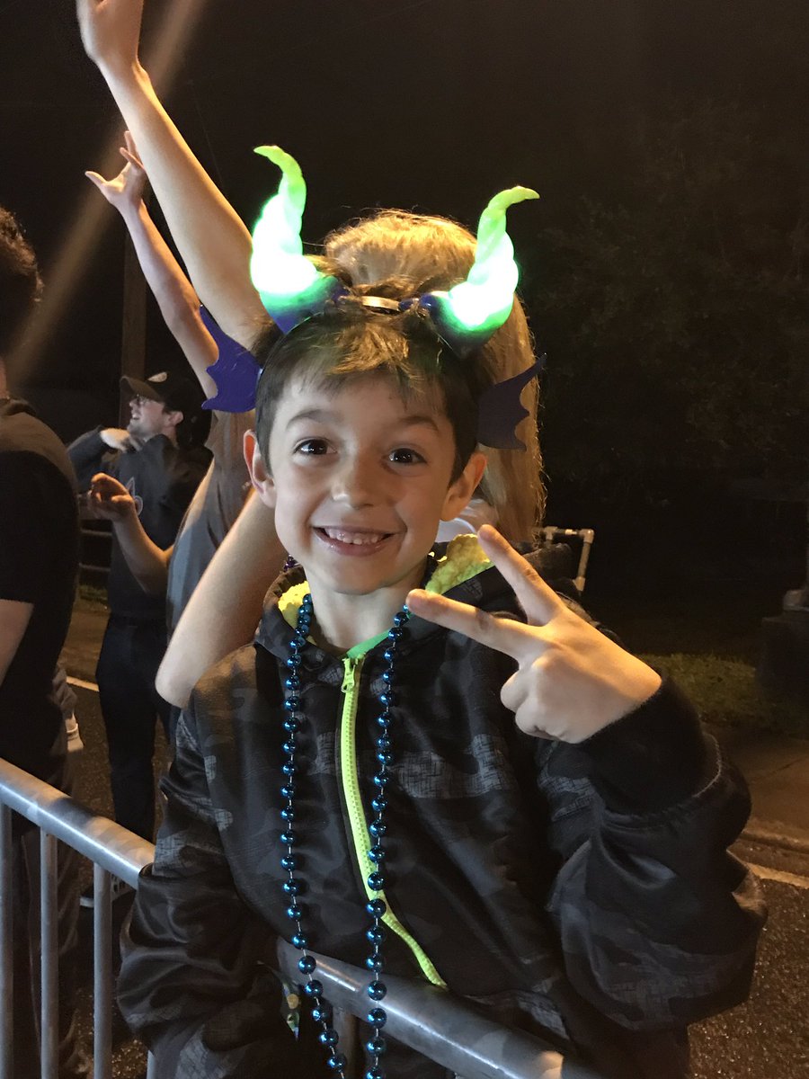 FloatFinders's tweet photo. Parade is now at the corner of Johnston and E Lewis Streets https://t.co/g52lIu2M1E