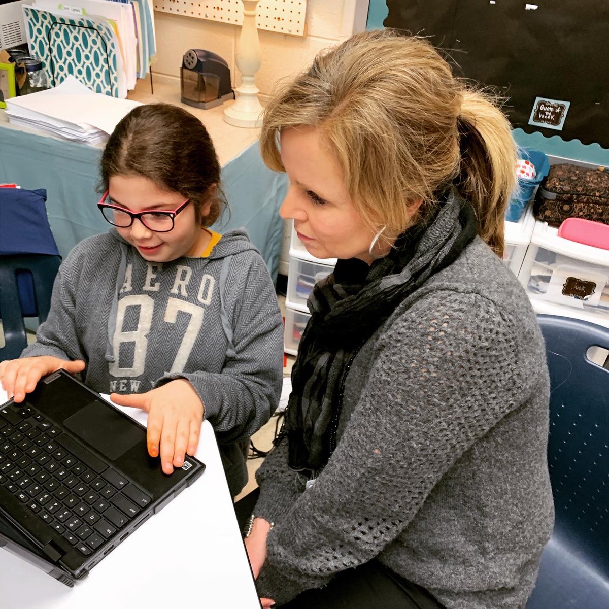 Doylesdivers's tweet photo. Divers did a fantastic job teaching BV teachers about Stop Animation! What an awesome day of in house PD! Thank you @bvchallenge and your team for all of your hard work!! #techmex @EdTechGCS @swilliams206 https://t.co/RwWtCGiHIJ