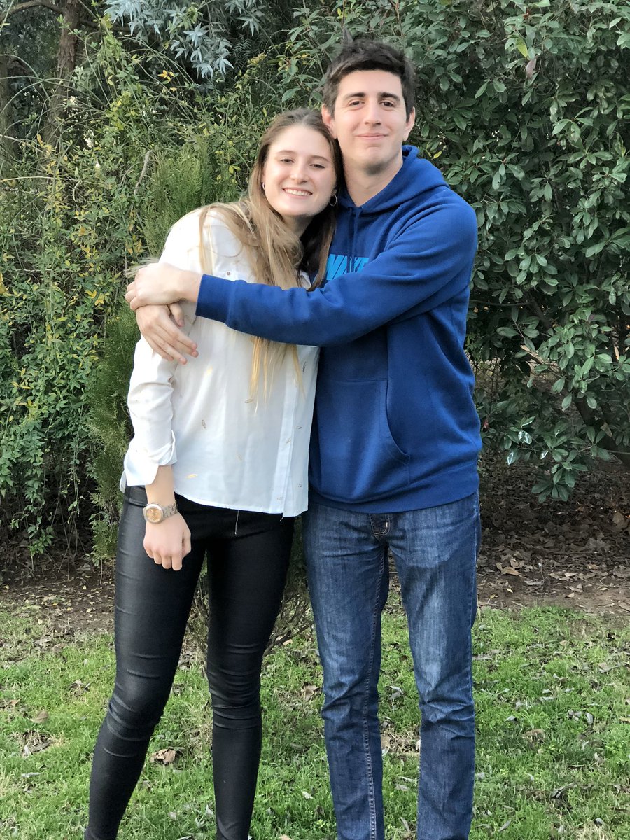 MaxiManca's tweet photo. “Existe el amor de tu vida, pero en amigos”🥰
(Adjunto fotos)
@CataDeAmbrosio https://t.co/BQuqvLJQX0