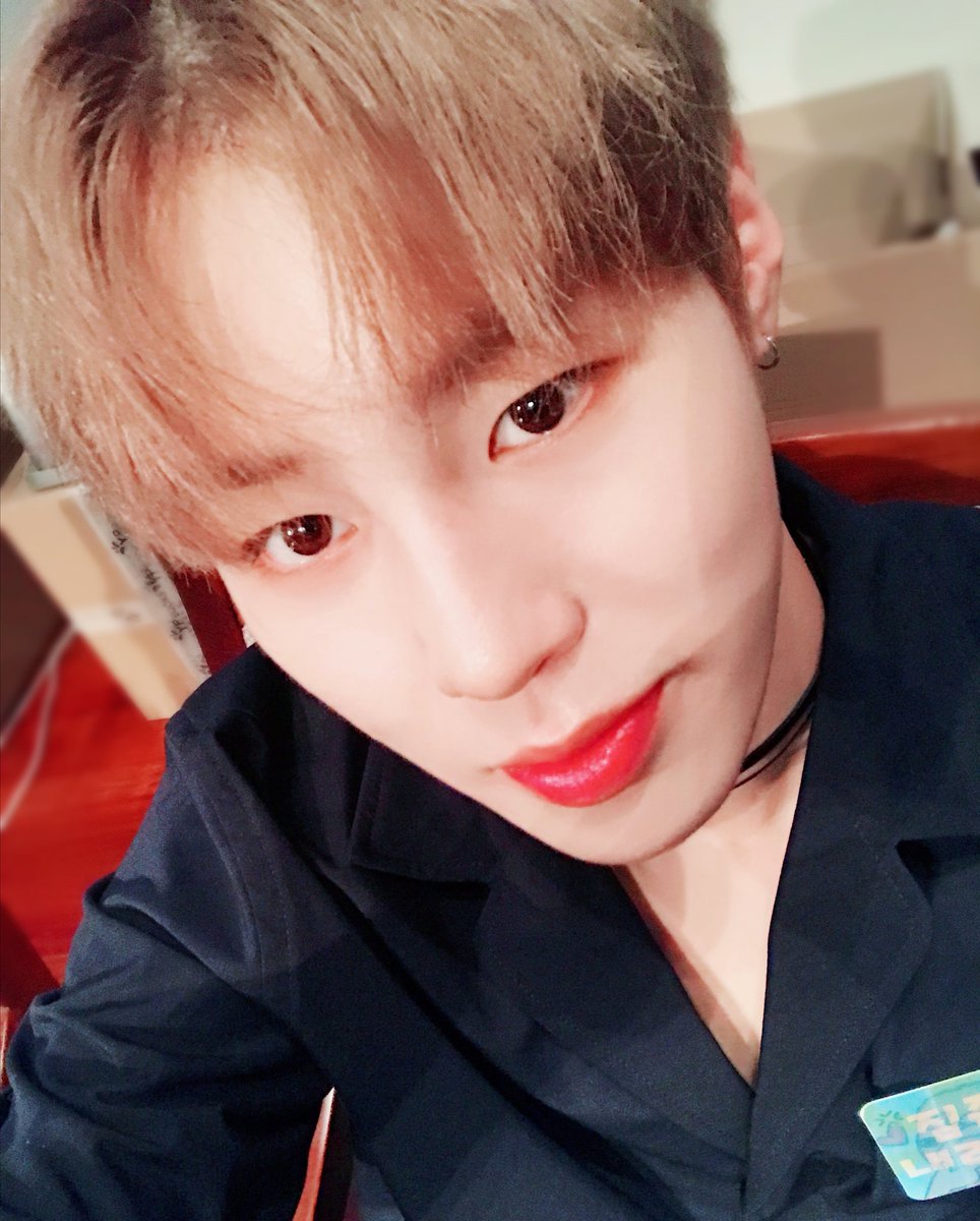 ONENONETW's tweet photo. › 𝗢𝗡𝗘 & 𝗢𝗡𝗘 AT #ScreamGO #MGCDREAM3CB
Sacamos nuevamente al más lindo de todos, aka Nathan para el comeback de estos chicos y desde ya, les desea mucha suerte. Es el único que se baña y se perfuma, así que aprovechenlo. https://t.co/C2sDVbiCSA