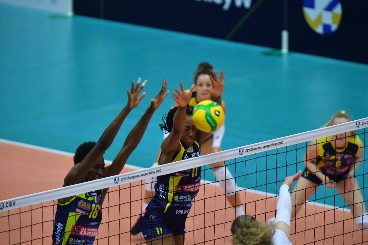 usavolleyball's tweet photo. #USAVwnt Update
✅#USAVtryout energizes Karch; developing @teamusa pipeline
✅11 Americans in Champions League Quarters
✅Foluke appears on #ProjectRunway
✅Italian League suspends competition until 3/1 affecting USA players (coronavirus)
✅More
Update▶️https://t.co/mG2sAQaCmG https://t.co/h3dw16HTEB