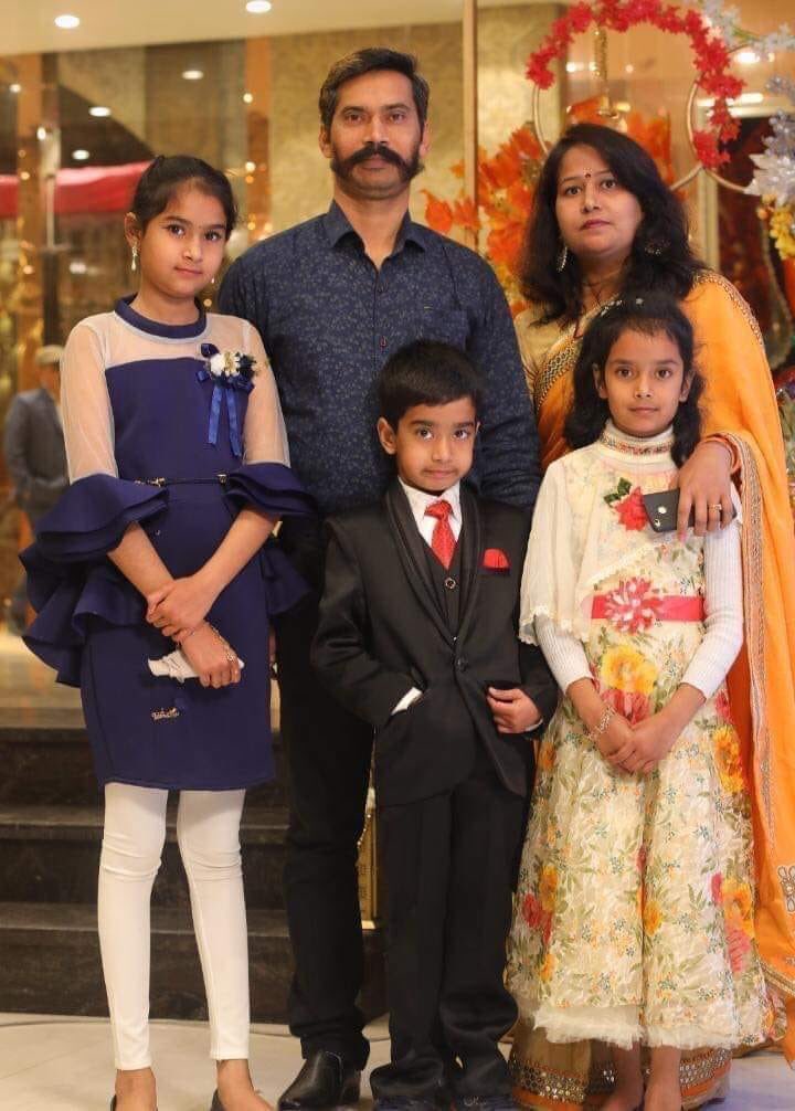 India_Policy's tweet photo. A happy family. An unarmed policemen.

Killed by a murderous mob. Which is protesting persecuted Hindus being accepted by India. https://t.co/Taz50uy3zM