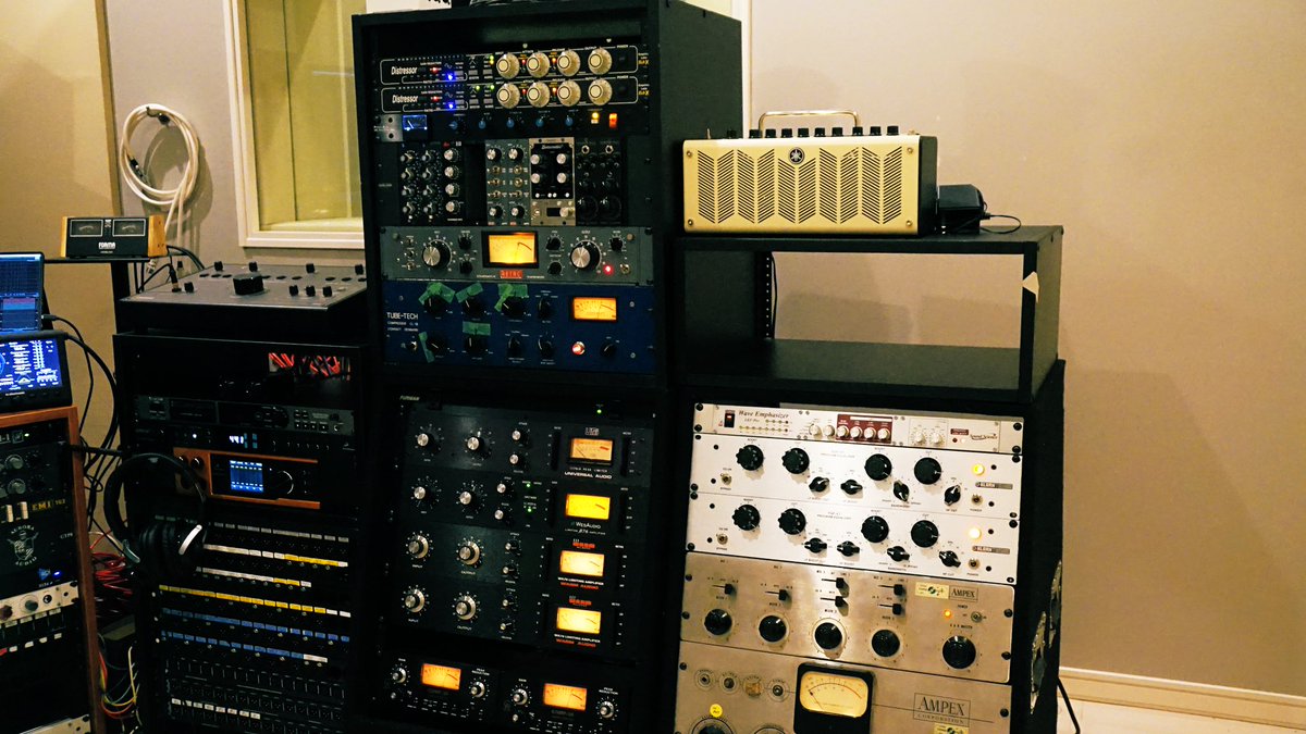 Naoki_Bewest's tweet photo. 続・使いこなしたいという気概のある若者募集中。
スタジオはいつでも無料開放。見学自由
#エンジニアが育たない
#というか興味が無い人が殆ど
#でも切実に募集中 https://t.co/Chc0Jx3jh9