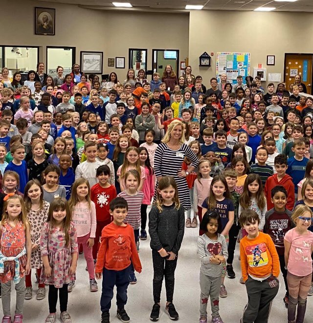 HighcroftRidge's tweet photo. Our student leaders did a wonderful job introducing Lauren and Colleen @murphysdontquit who kicked off our Abilities Awareness Week as an inspiration for preserving! https://t.co/t04kYVwbRd