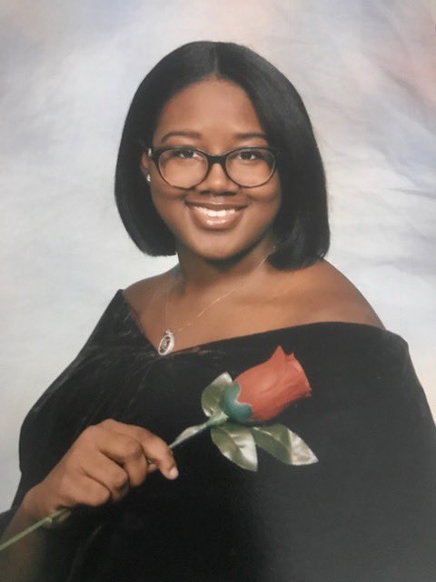 cherish_ice's tweet photo. they told ya beware of the brown skin girl  ✨ #classof2020 #proudcousin https://t.co/yJBx0e1D7T