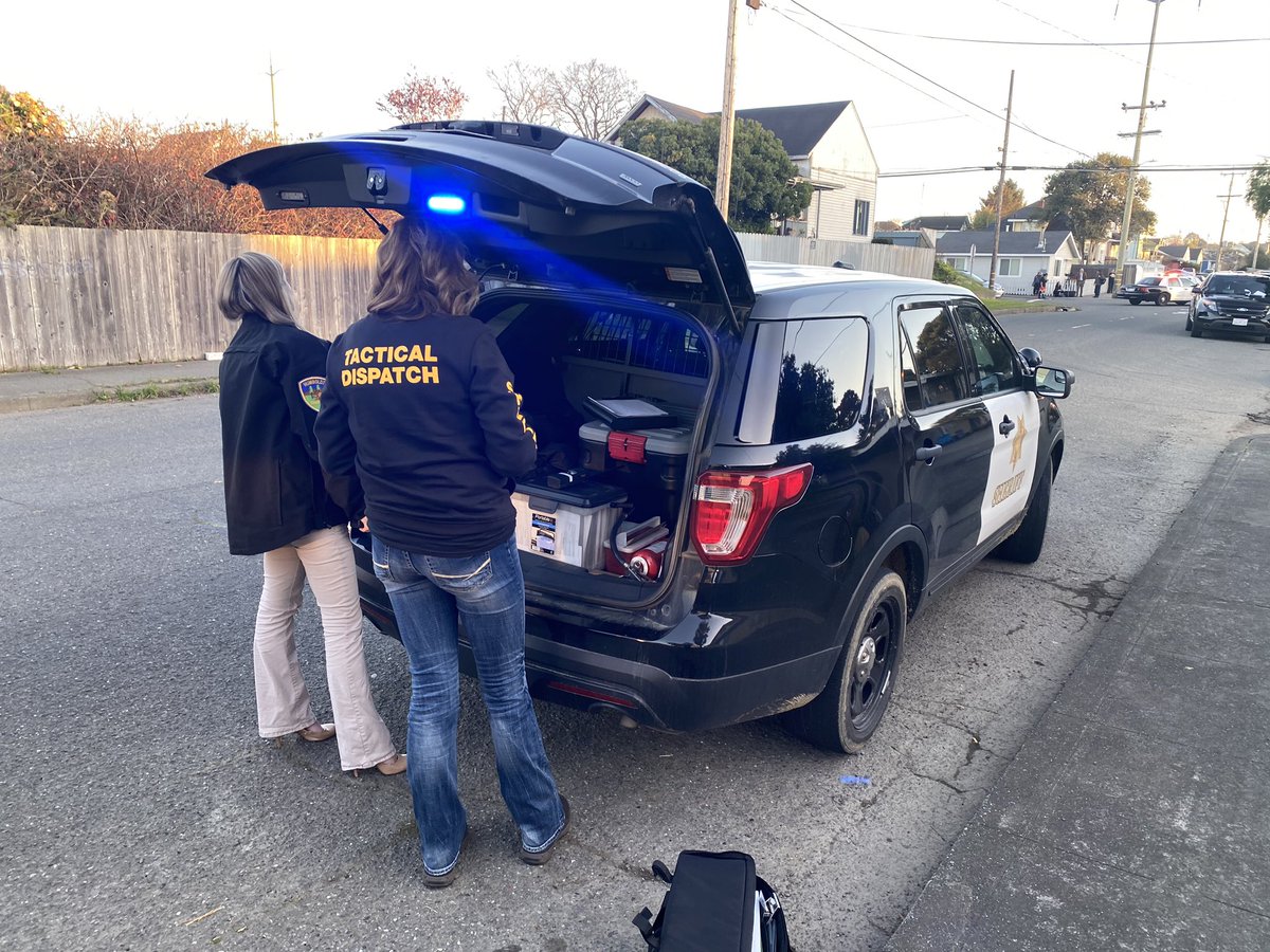 SWatsonA1's tweet image. Around 4:06 PM, a EPD officer on uniformed patrol spotted a vehicle known to be associated with Haberman (age 41) near the address.  EPD subsequently developed information confirming he was inside. A perimeter was established &amp;amp; SWAT requested due to info he was armed &amp;amp; dangerous