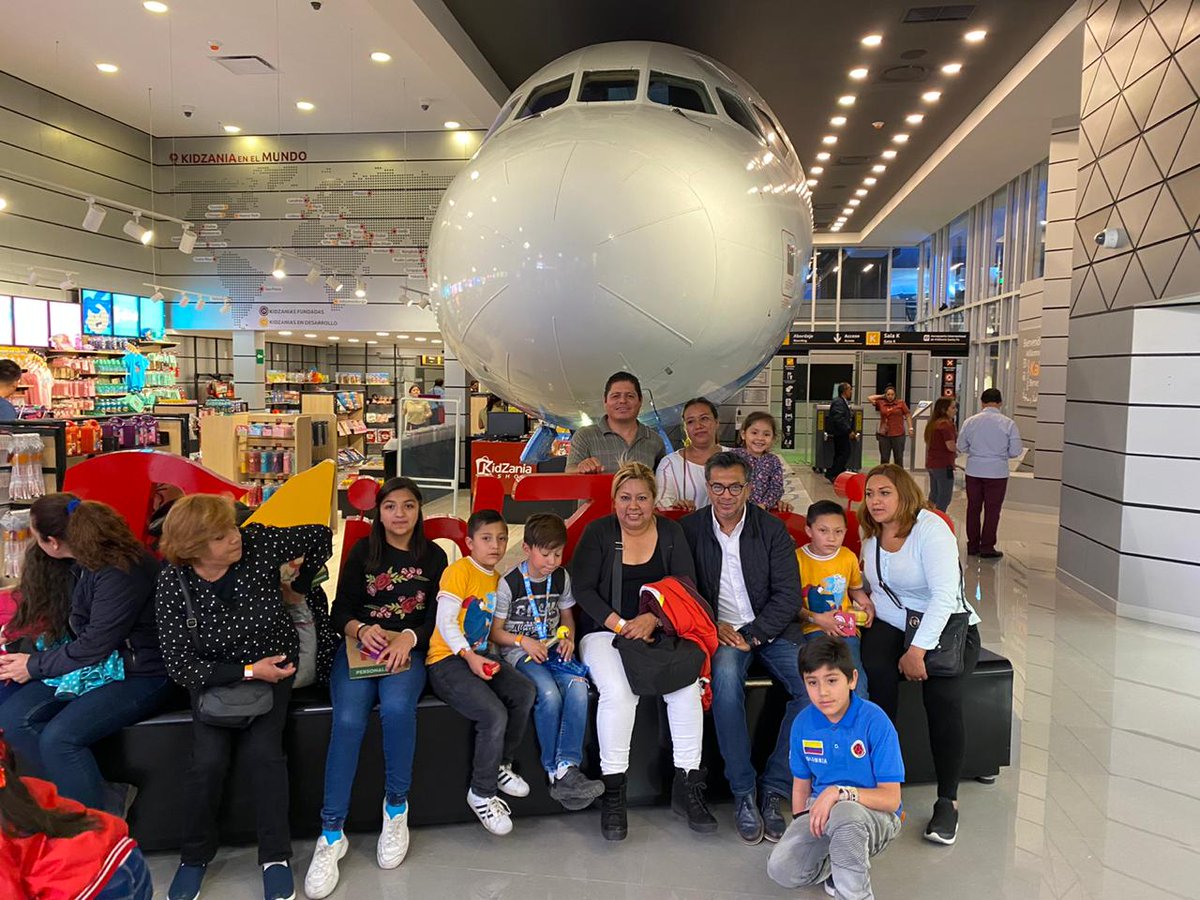 Saldivar_Paco's tweet photo. Hoy me dio mucho gusto poder invitar a KidZania Santa Fe, a las niñas y niños de Cuajimalpa y Álvaro Obregón. #Distrito17 #DiputadoPaco https://t.co/8svFgDKyCI