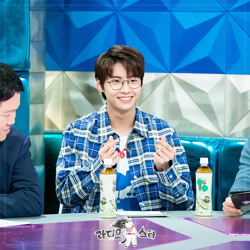 withMBC's tweet photo. 아기태양🌞이 라스에 떴습니다.
엠빅이 미소가 폈습니다.😄

<#라디오스타> #이진혁 수요일 밤 11시 5분에 만나요 제발~ https://t.co/Tc3SN2gyC5