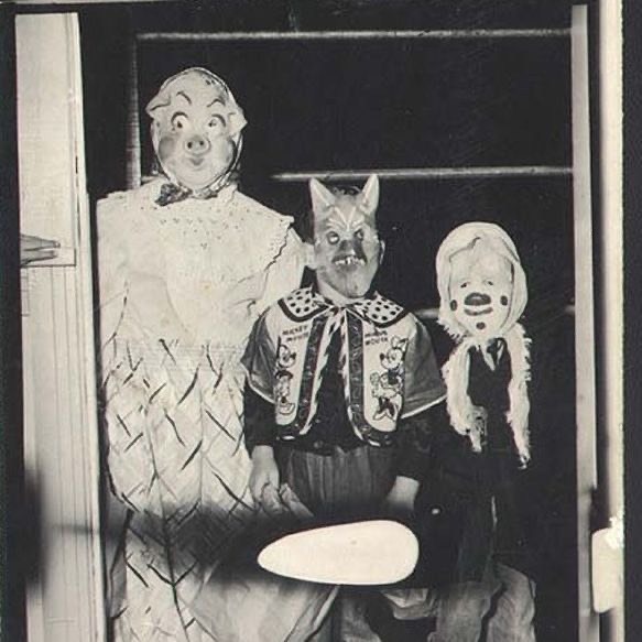 Sleep tight.
.
.
.
#halloween #trickortreat #october #october31 #fallchildren #patientlywaiting #goodnight #sleeptight #terrifying #children #masks #costumes #creepy #creepykids #horror #vintage #vintagephoto #vintagehalloween #vintagehalloweencostume ift.tt/37XrFJ1