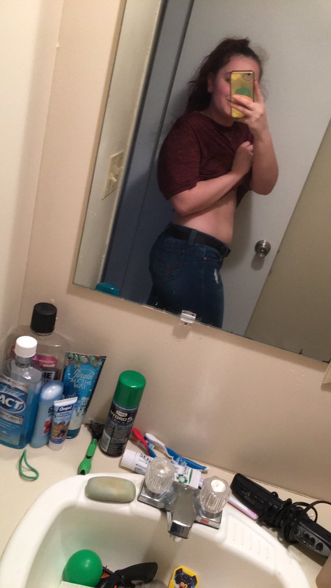 Mareena1025's tweet photo. Idk if this even counts as an update but posting it anyways. 💗 #gettingweddingready
(There is about a month between 1st & 2nd picture) https://t.co/hAwdtGenLQ