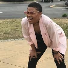 LemonnLady's tweet photo. Trying to see if Hannah B is in the bushes somewhere #TheBachelor https://t.co/oJ51d3rotg