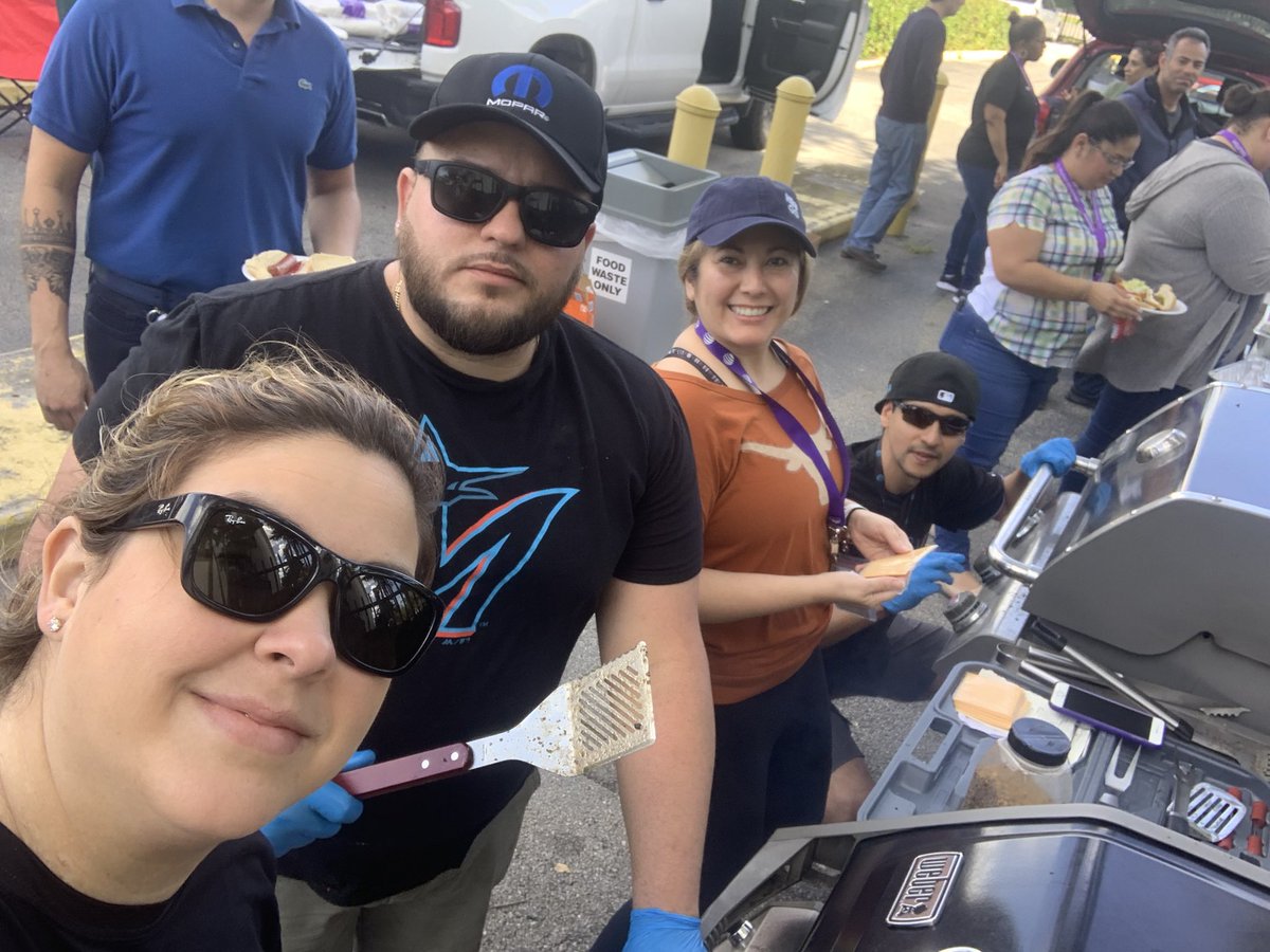 JackieMorenoMSS's tweet image. Miami sure loves to celebrate and It was a great day for a cook out!!!  #MiamiMss #Wireless #CloseRate Thank you @carawfields can't wait for your next challenge! @TheIvanLacayo @DannyL_MiamiMSS @GonzalezOralia7 @AlainMss @axelkent @JulioFumero3