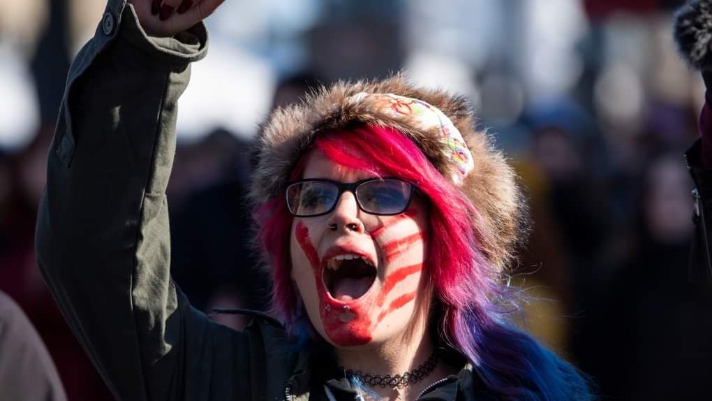 oldxshuck's tweet photo. Reconciliation is dead and we will not be silenced | 📸: @jstntng / THE CANADIAN PRESS

#Anishinaabe #Wetsuwentenstrong #ReconciliationIsDead #MMIWG #LandBack #Ottawa #Canada https://t.co/Ho7okP9Beo