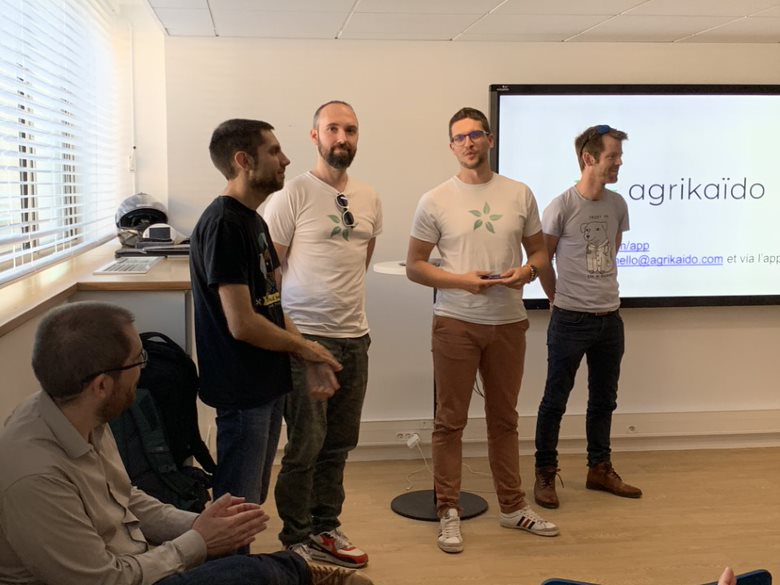 En 2019, le Prix Coup de Coeur des Easymakers de <a href="/norsys/">norsys</a> (collaborateurs) a soutenu l’association <a href="/agrikaido/">Agrikaïdo 🌱</a> et son projet de création d’une sonde solaire connectée. 

fondation.norsys.fr/trophees-2019-…