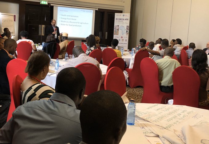 atpsnetwork's tweet photo. Day 2 of the #Recirculate Workshop on Building Capacity for Entrepreneurship and Innovation in Nairobi.
@ktsemple_lec leads the discussions with delegates on elements of the circular water economy.
@RECIRCULATERS @LancsUniLEC @gcrf @Nyambsz #WaterEconomy @musila_felix1 @DrOzor https://t.co/iVO6Zi2kzS