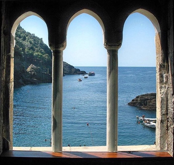 Les petits détails qui font la différence. ✨
.
On vous dévoile quelques uns de ses petits secrets? Je suis confectionné à partir de filets de pêche repêchés en mer, agréable à porter avec une matière que l’on dit extensible et respirante... 🌿Des idées ? ☺️
.
📷 Claudio Camanini