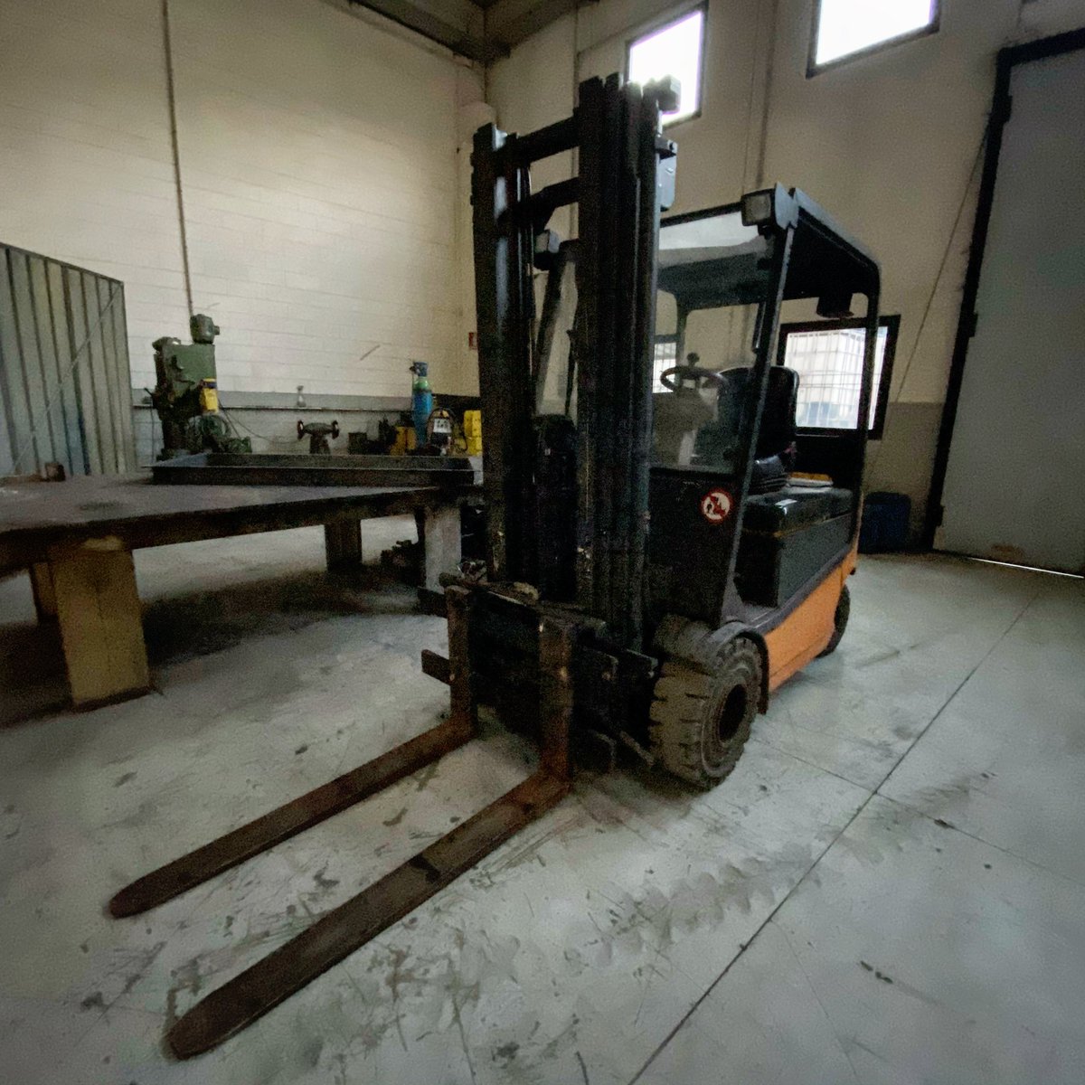 AIMM_ITALIA's tweet photo. Il nostro carrello elevatore 🚜

Our forklift
.
.
#aimm #work #industry #forklift #mechanic #maintenance #implants #alwaysfollowback #followforfollow #followbackteam #following #followforfollowback #followyou #follow #followbackalways #followers #followforlike #follower https://t.co/42rizDsCgy