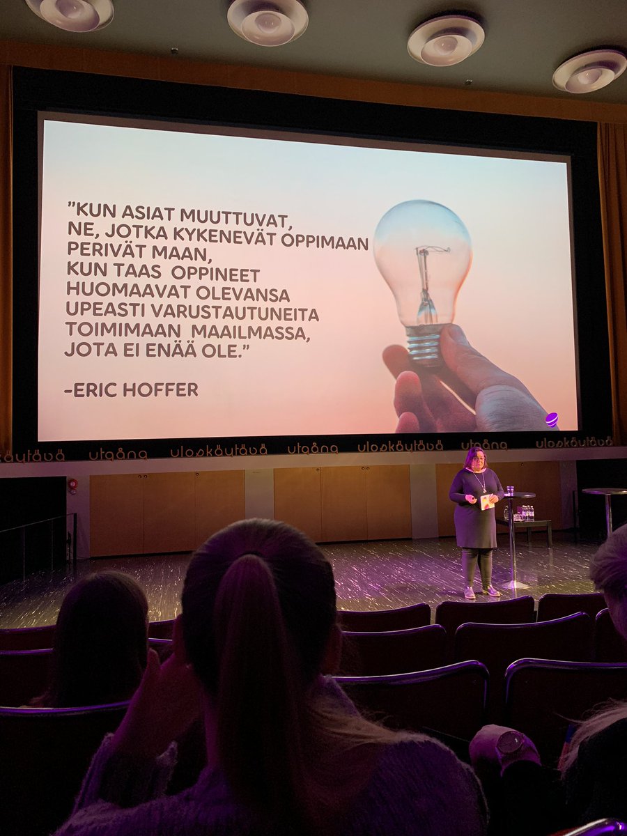 Päivä starttasi #futureforerunners -tapahtumalla Helsingissä. Aiheina mm. oppimaan oppiminen, työelämän murros yritysten ja työntekijöiden näkökulmista sekä itsensä johtaminen. 
#viestintä #johtaminen #työelämä