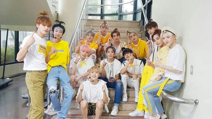 I'm doing this for them to remain and go up in the charts so let's do a #SEVENTEEN WEARING YELLOW A SOFT SATISFYING THREAD @pledis_17