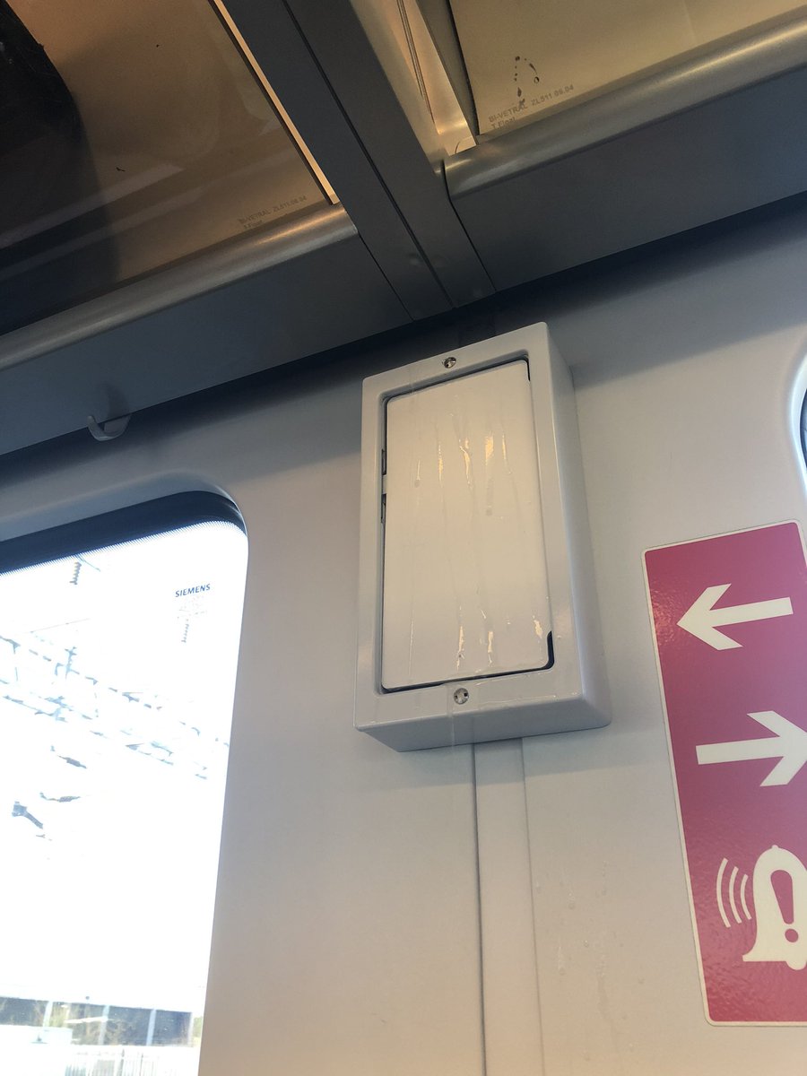 mrsaniat's tweet photo. @AvantiWestCoast some of the window seats are getting wet because of leaking. Please do the maintenance soon otherwise these expensive seats gonna be ruined very quickly. Also not a very good for peak time commuters. https://t.co/2BSzeEooye