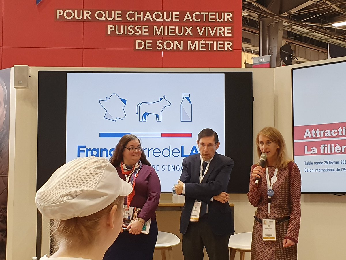 murielcase75's tweet photo. Attractivité,  emploi et jeunesse sur le stand du @cniel au @Salondelagri . La filière laitière participe à  la dynamique des territoires.  De nombreux métiers à pourvoir dans les @LesProLaitiers, 15% ne sont pas pourvu aujourd'hui. #emplois #SIA2020 #agriculture https://t.co/fXwcIsBOZQ