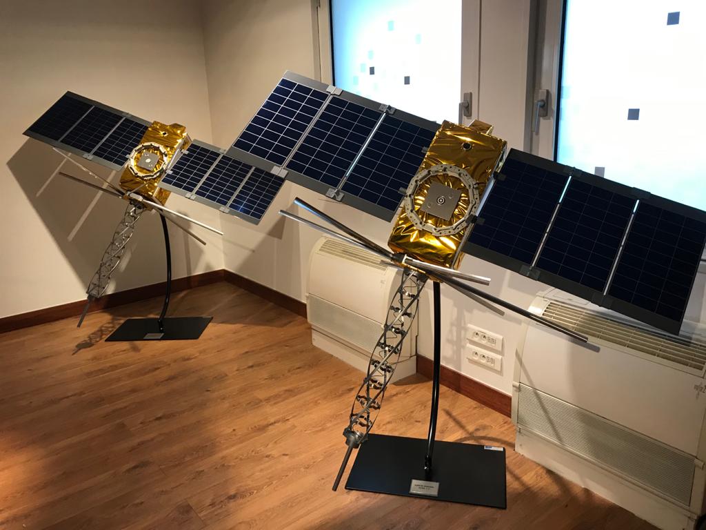 Aujourd'hui @HEMERIA1 remet les maquettes des #nanosat de la constellation Kinéis, un petit concentré de technologie !