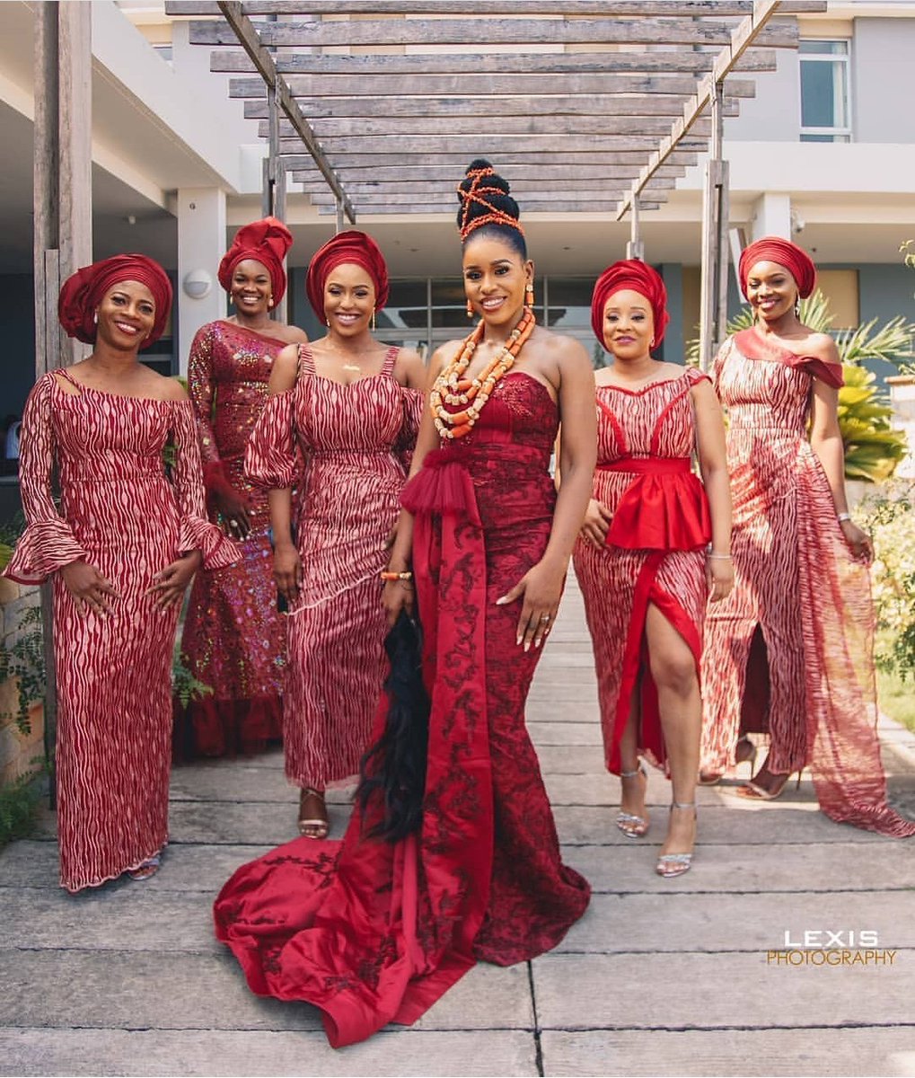 lebogang_fisher's tweet photo. 4. What are you wearing for your Traditional wedding? #weddingthread #NtshalamoragoBW https://t.co/kS7tiEI80g