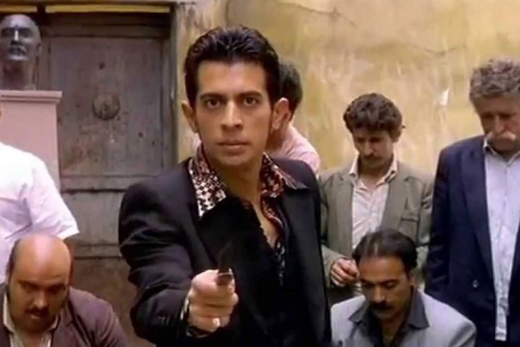 "Zarlar düşeş gelseydi, belki de her şey başka türlü gerçekleşecekti." #AğırRoman