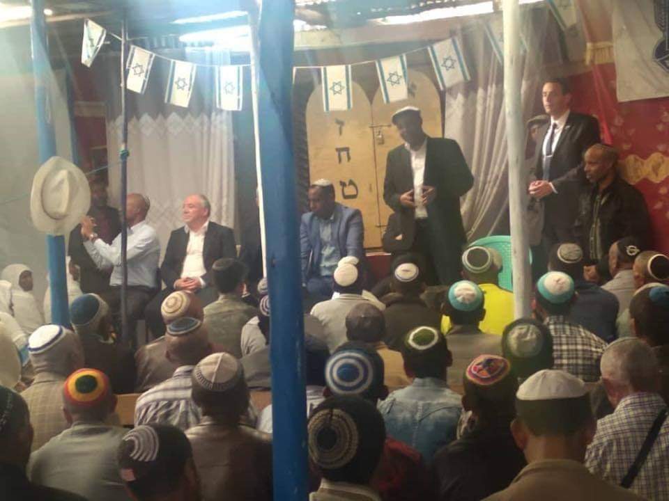 AvrahamNeguise's tweet photo. ושבו בנים לגבולם. 
נחתתי הבוקר בישראל יחד עם 43 עולים חדשים מאתיופיה שהגשימו את חלומם. מודה לראש הממשלה שקיבל את דרישתי לפתוח את שערי העלייה מאתיופיה. זה לא מספיק ולא אפסיק להיאבק עד שאחרון היהודים יעלה מאתיופיה לישראל ועד שנייבש את הדמעות של המשפחות הממתינות בישראל. https://t.co/TrHwjnhMZf