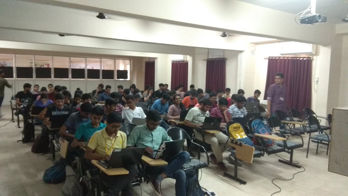 HMauny_29's tweet image. Progate : WOL Day 8 meetup begins.....@shah_naivedh taking up the session....😁
@progateEN #code2success