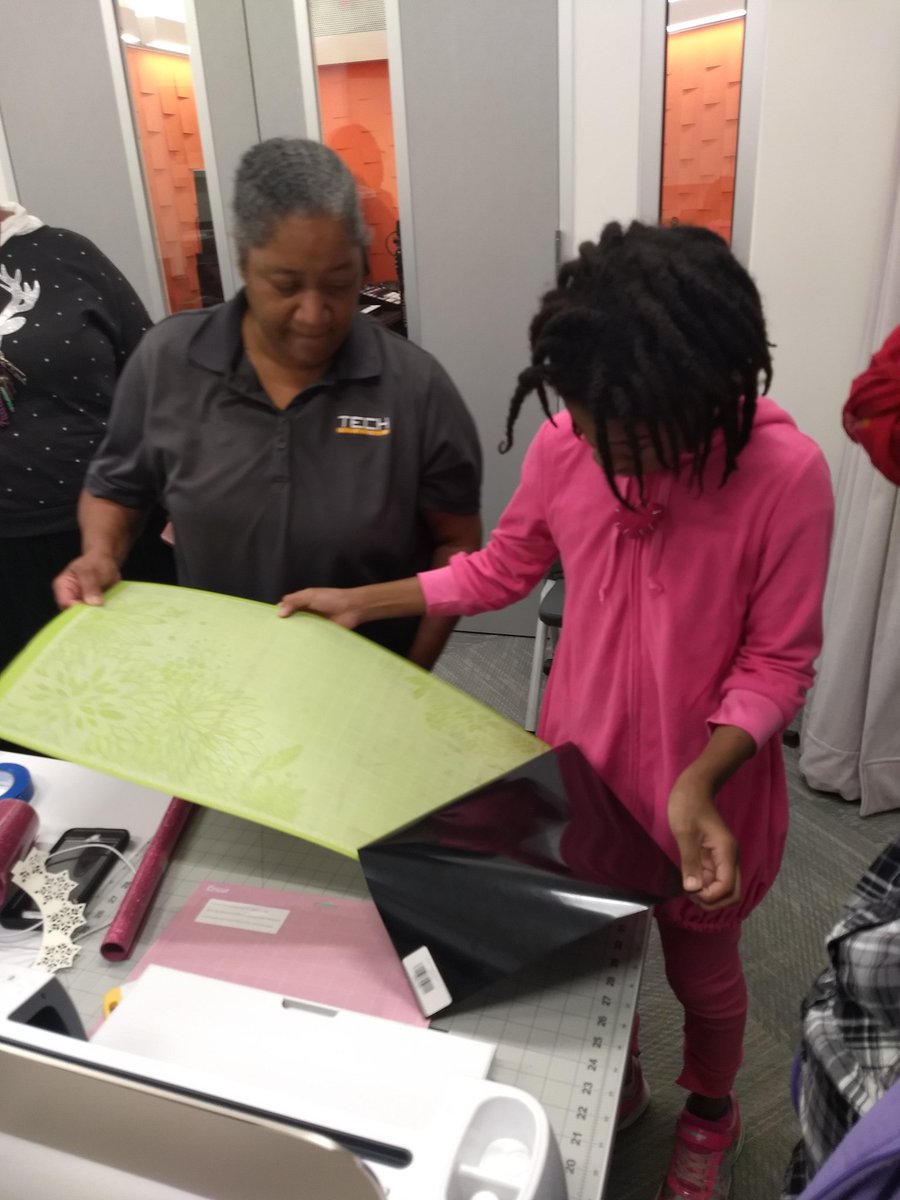 YouHavePurpose's tweet image. It was great to visit our friends @houstonlibrary Scenic Woods #TechLink today and discover a new @OfficialCricut Maker there! We&apos;re planning to purchase one soon, so this was perfect timing. Thanks to Chrishelle and Ken for being as helpful as always. 😊 #HPLTechLINK