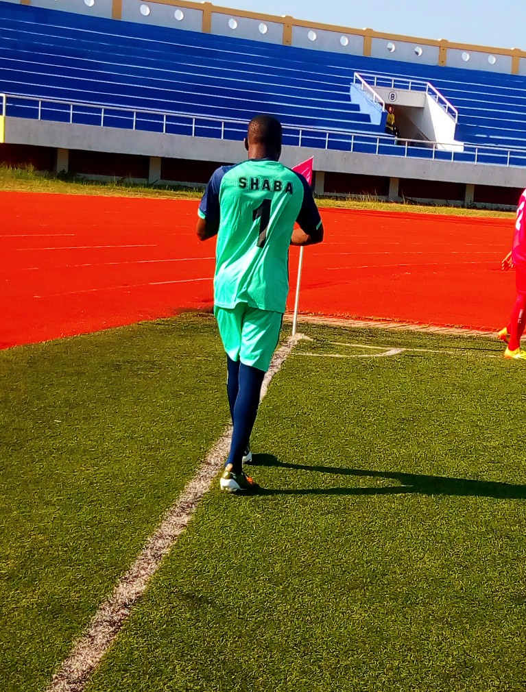 MajuraAmosi's tweet photo. βWakati wote nimejiandaa kufanya KITU SAHIHI bila kujali watu WANAFIKIRIA NINI (I am always prepared to do the RIGHT THING regardless of what other people THINK).
#futureGoalkeeper https://t.co/GbdH9yjEVp