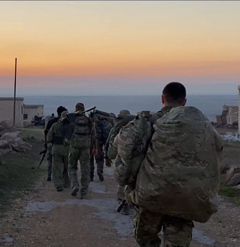 Russian SOF, presumably SSO, near the front lines in Idlib. Looks like a sniper team with suppressed sniper rifles, likely Steyr SSG 08. 18/ https://t.me/Oleg_Blokhin/3153