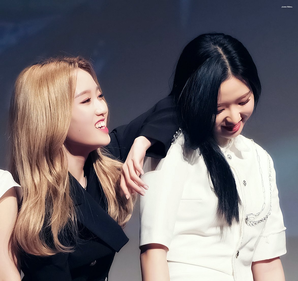 oliwonarchive's tweet photo. silly in love with you.
#oliwon #hyewon #LOONA #이달의소녀 🦋🐺 https://t.co/Jz5DrLMuza