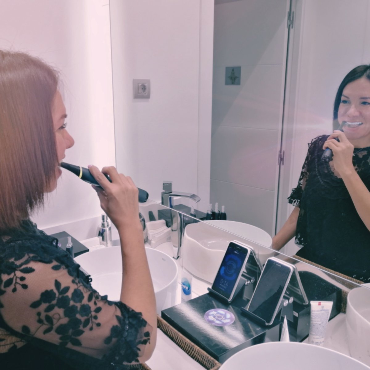 elisamorasr's tweet photo. ¡Increíble! !Wow! 😊. He probado el último cepillo eléctrico Oral B #oralbio #HelloToiO y estoy ansiosa que ya esté a la venta. Más que un cepillo porque interactúa con el paciente con funciones que esperábamos para ayudar a mejorar el cepillado.En breve 📹🙋🏻♀️ https://t.co/MvPSN6Bsz9