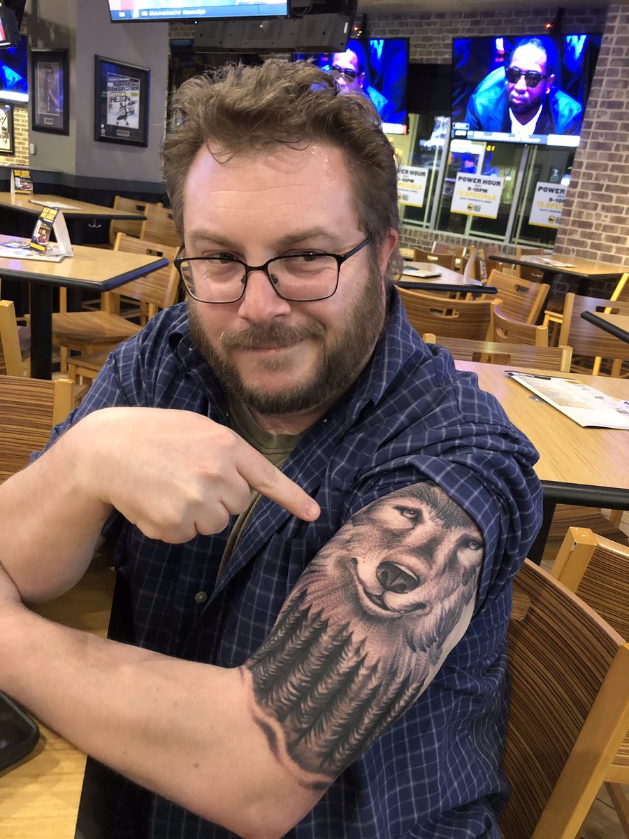 themoomabides's tweet photo. So...2020 is literately becoming new year new me. First tattoo! #themoomabides https://t.co/BBKOoz7VmA