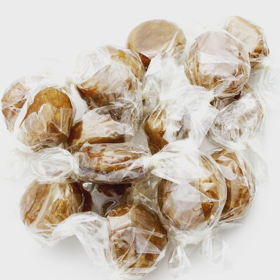 Like nuts?
Like crunch?
🤔♥️🤔♥️🤔♥️
You're gonna love Nutty Crunch! Individually wrapped chunks of nut brittle from Brays.
😍😃😍😃😍😃
Yes please!
.
#nutbrittle
#peanutbrittle
#nuttysweets 
#nuttycrunch