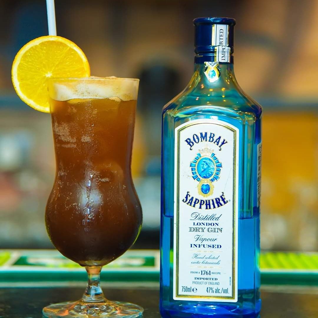 OhekaOfficial's tweet photo. And in the end what matters is the memories you make with your friends! Dive deep into the deliciousness of our revitalizing and quirky cocktails! Visit @OhekaOfficial and enjoy the #OhekaLife with your buds tonight.
For reservations and bookings call us on: +91 9324029879. https://t.co/nuN639gtS1