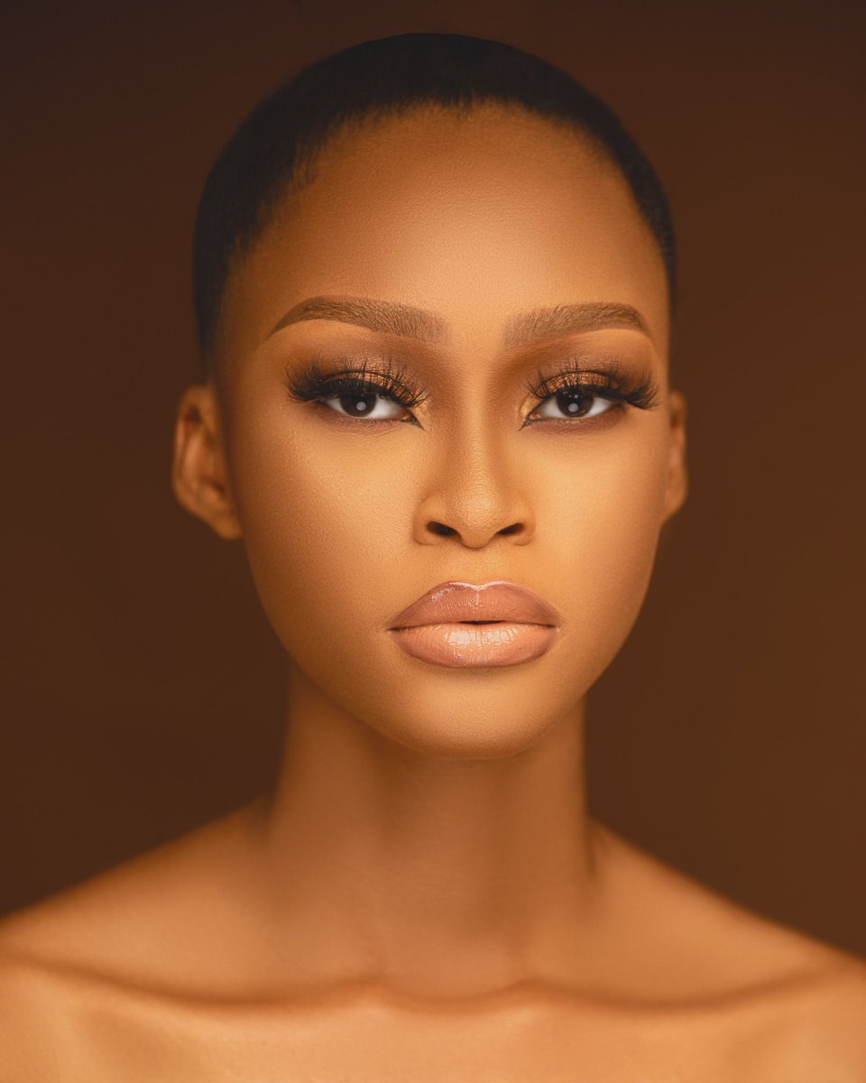 moh_visuals's tweet photo. Portrait it’s one of my thing. #portrait #portraitphotography #portraits #campussnap #capturedgh #bellanaija #sleekandfloxy #model https://t.co/SRRwHFBuNV
