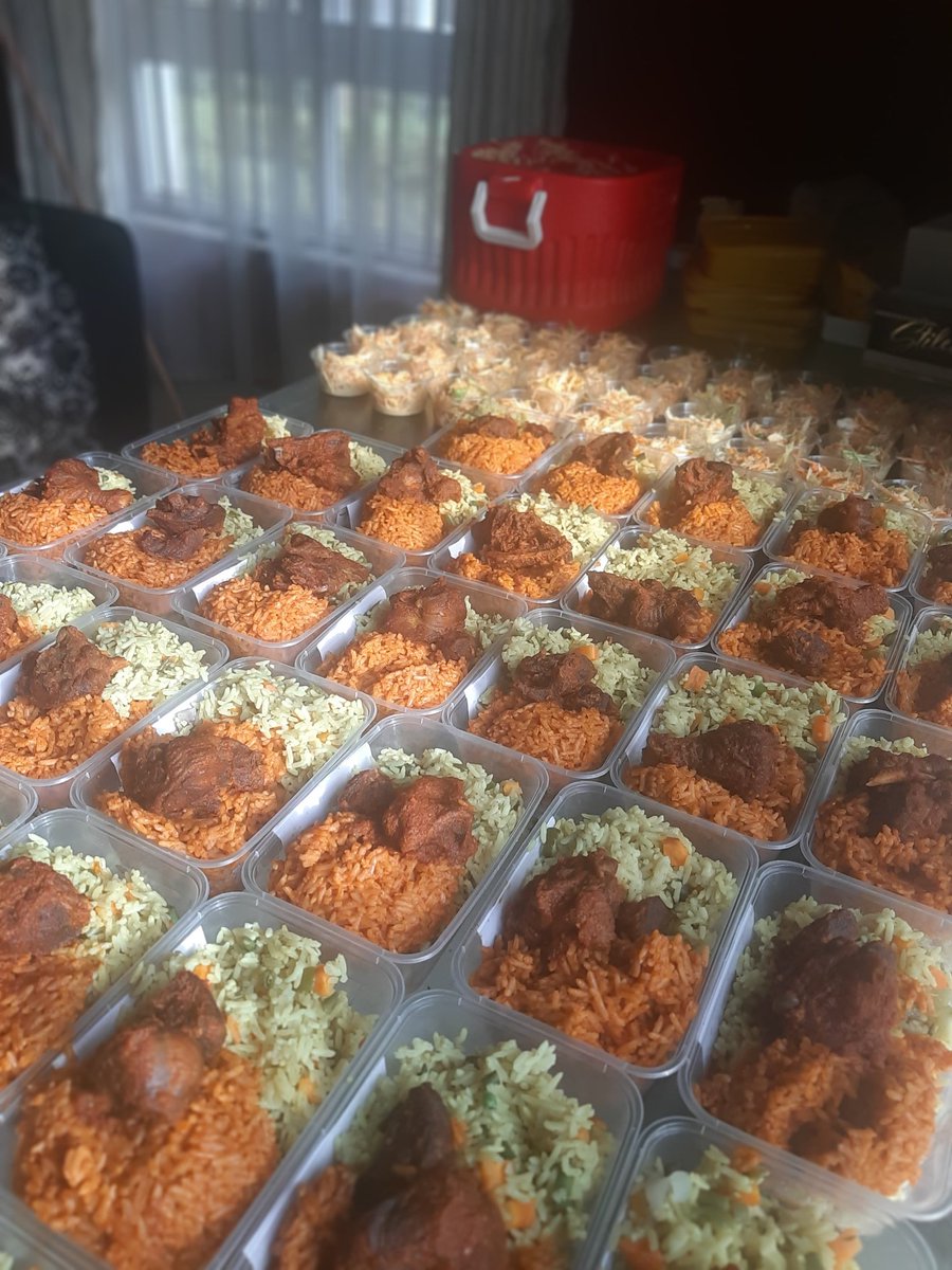 Kachobysplace's tweet photo. Delivered on time!!

Kachoby's to the world 

#kachobysplace 
#kachobysfoodandevent 
#catering 
#food 
#homemade https://t.co/FIK4Lv6q7V