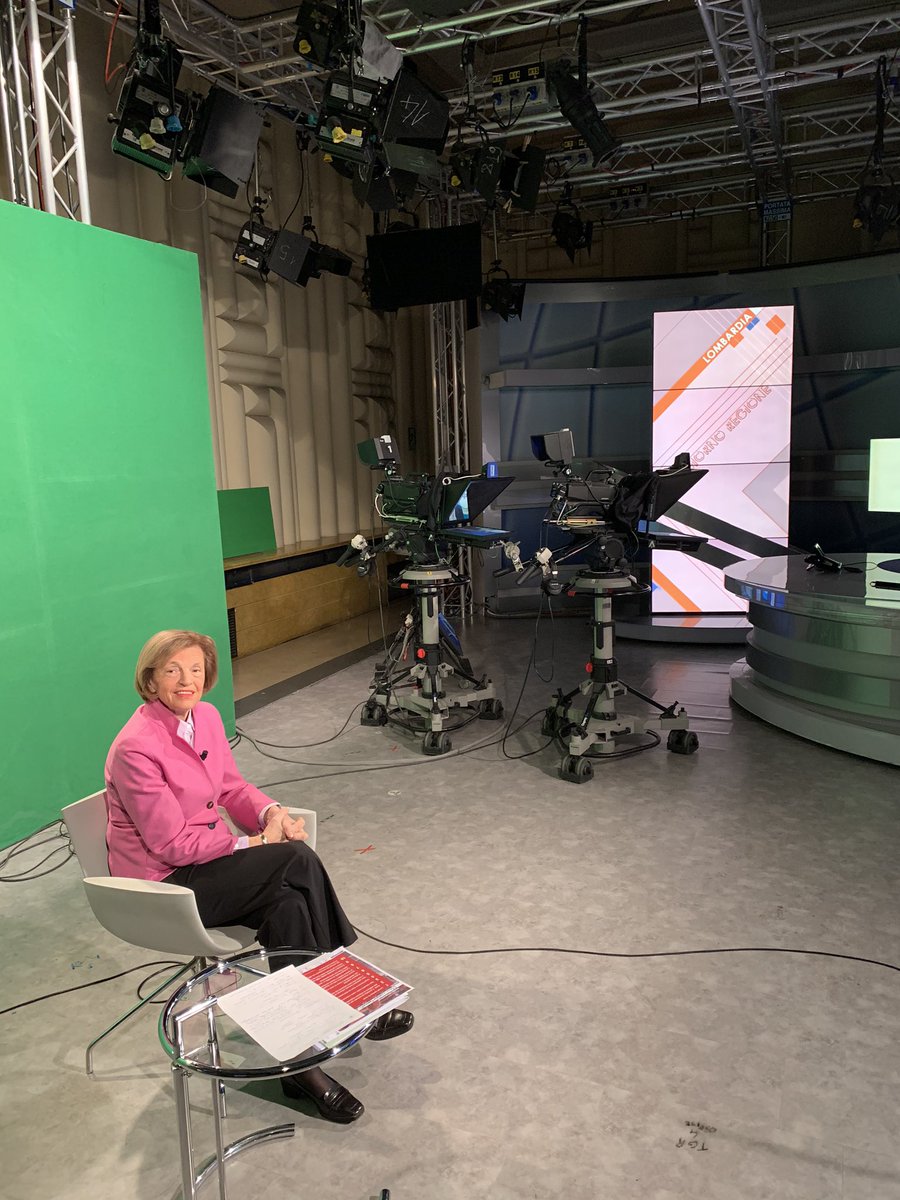 margiorgetti83's tweet photo. In diretta su #Unomattina con @annarosa_racca, Presidente #Federfarma #Lombardia, per raccontare una situazione sotto controllo, anche nella #zonarossa, con farmacie aperte giorno e notte e come sempre in prima linea https://t.co/J3PSrgSYxI
